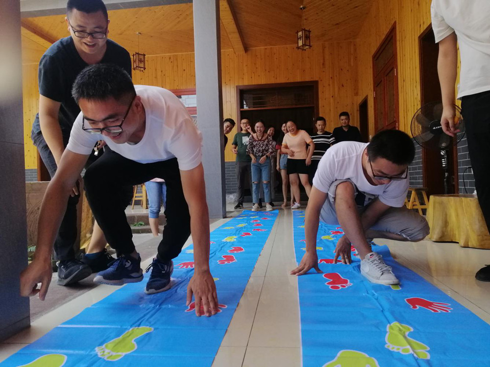 �����l(f��)չ��˾�����w�������������ġ������l(f��)չ��˾�_(k��i)չ����(hu��)Ȥζ���(d��ng)